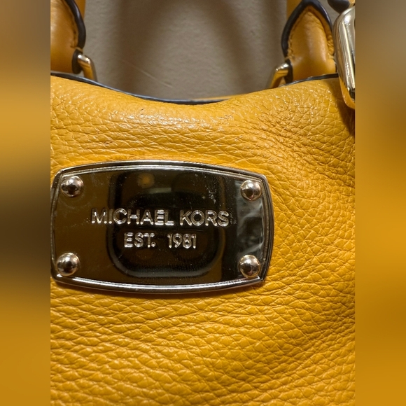 Michael Kors Hamilton North-South Yellow Pebble Leather Tote Bag - Picture 14 of 14